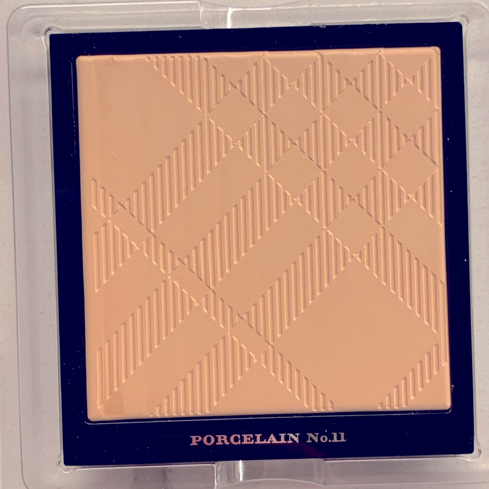 BURBERRY Sheer Pressed Powder - Picture 1 of 3